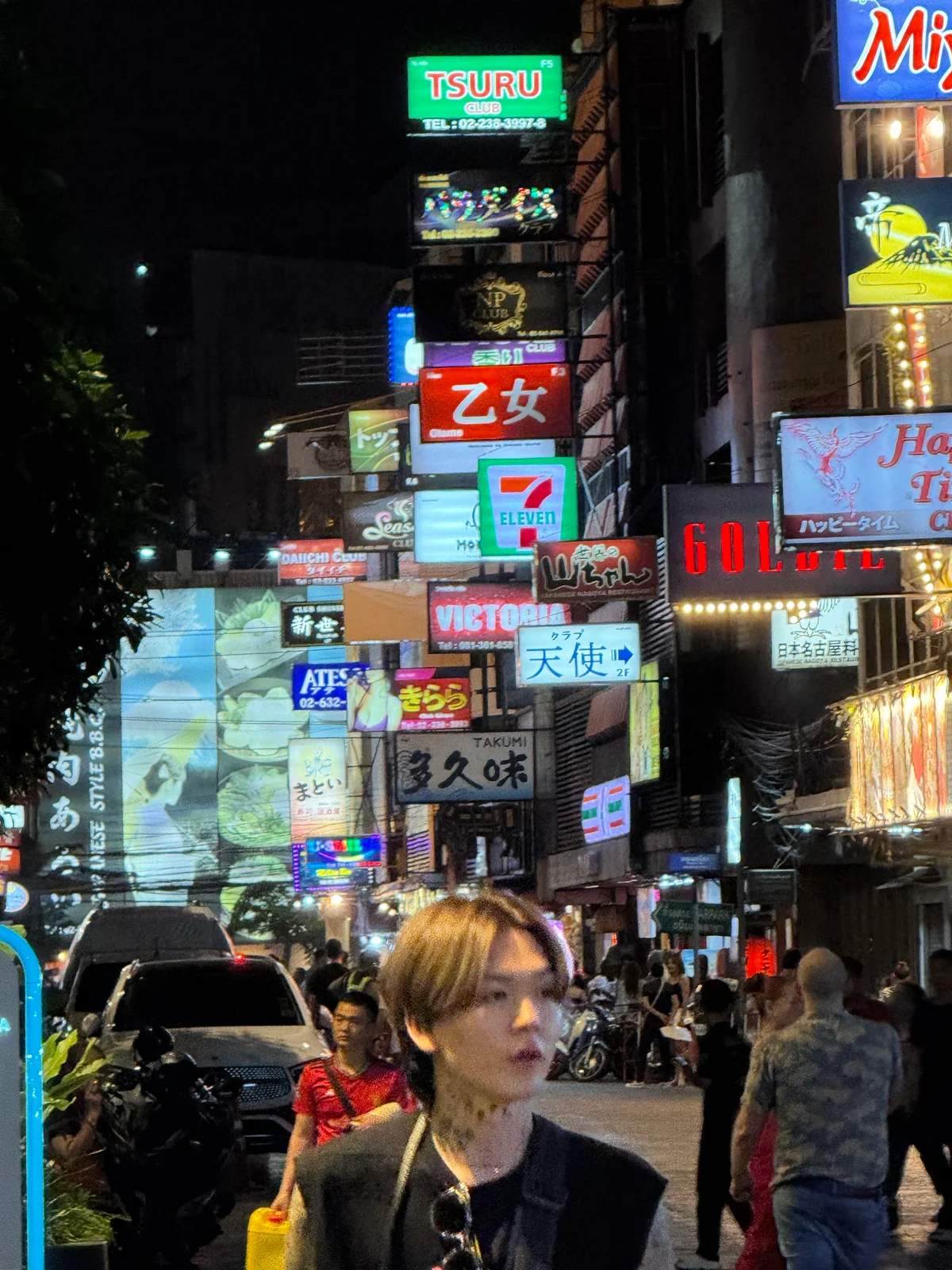 泰国夜生活攻略:曼谷、芭提雅、普吉、清迈怎么玩? 4 曼谷塔尼亚日本街 Thaniya 夜晚街景